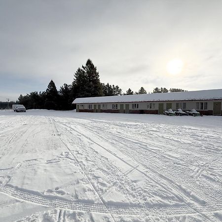 The Trail Inn - Newberry, Mi - Formerly Knollwood Inn - 13467 M-28 ภายนอก รูปภาพ